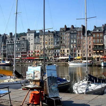 アパート Sphinx Residences - Tempologis Memorial *